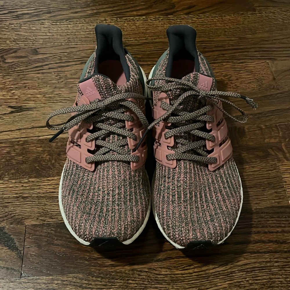 Adidas Women’s Boost Size 7.5
